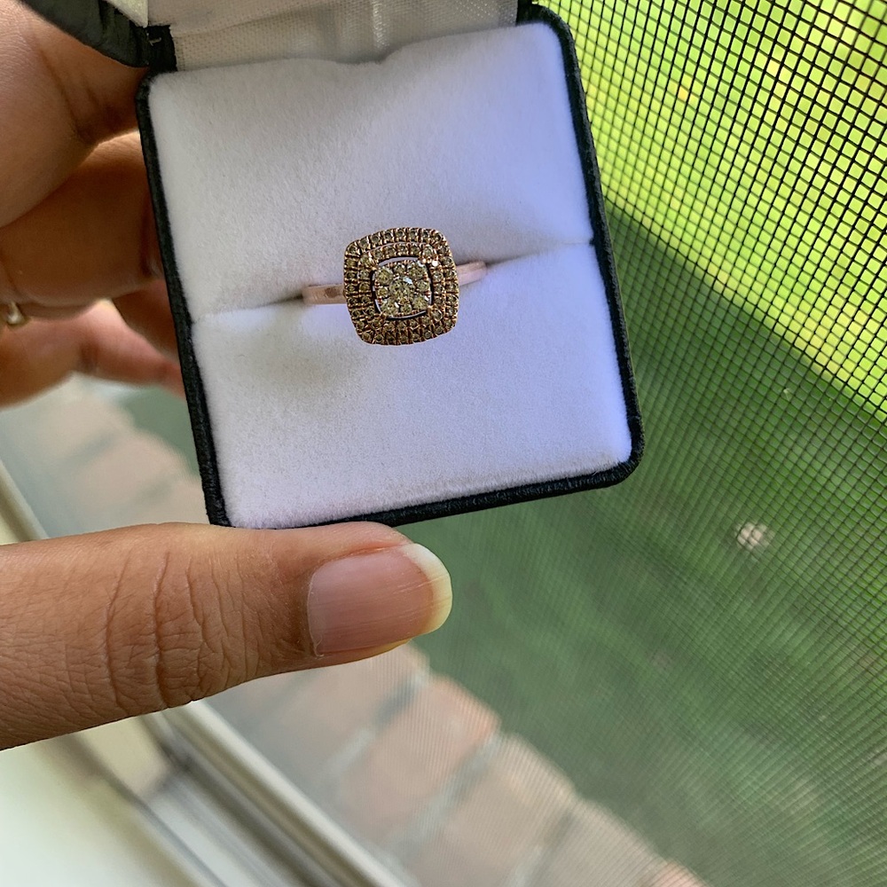 10k Rose Gold Diamond Ring - 0.33 cttw- Size 5.5